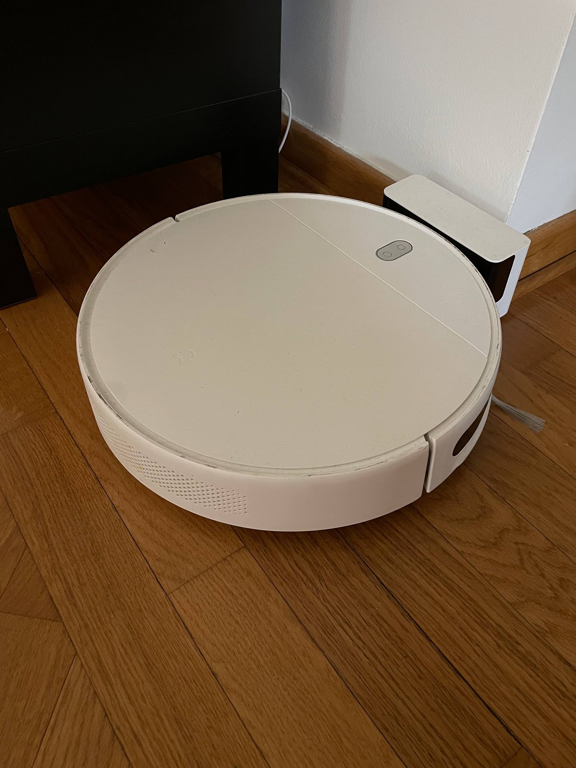 Робот пылесос Xiaomi Mi Robot Vacuum-Mop 2 1