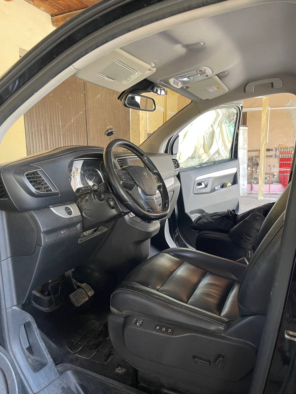 Peugeot Traveller 2018 5