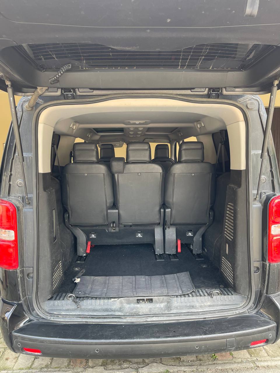 Peugeot Traveller 2018 4