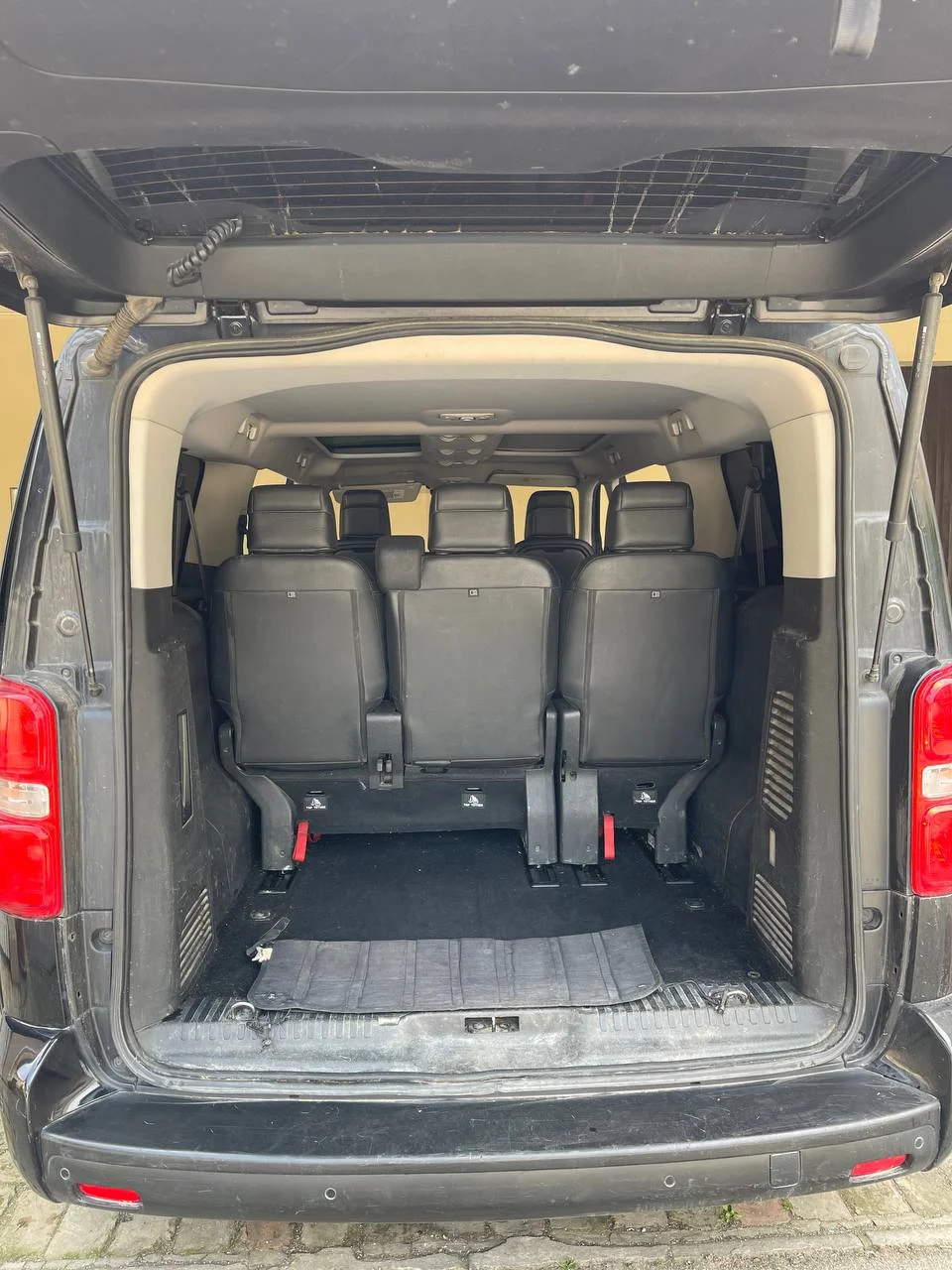 Peugeot Traveller 2018 4