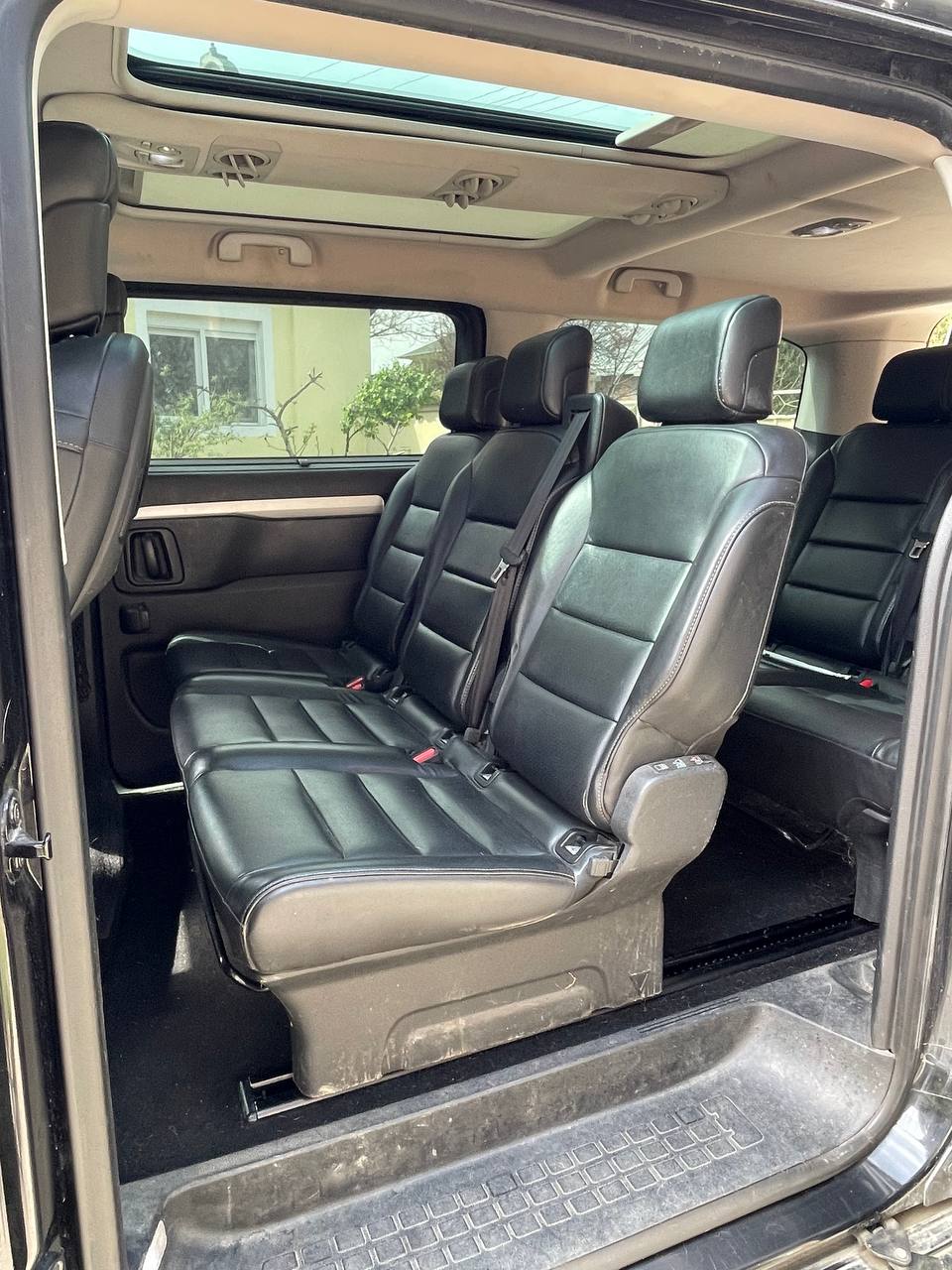 Peugeot Traveller 2018 3