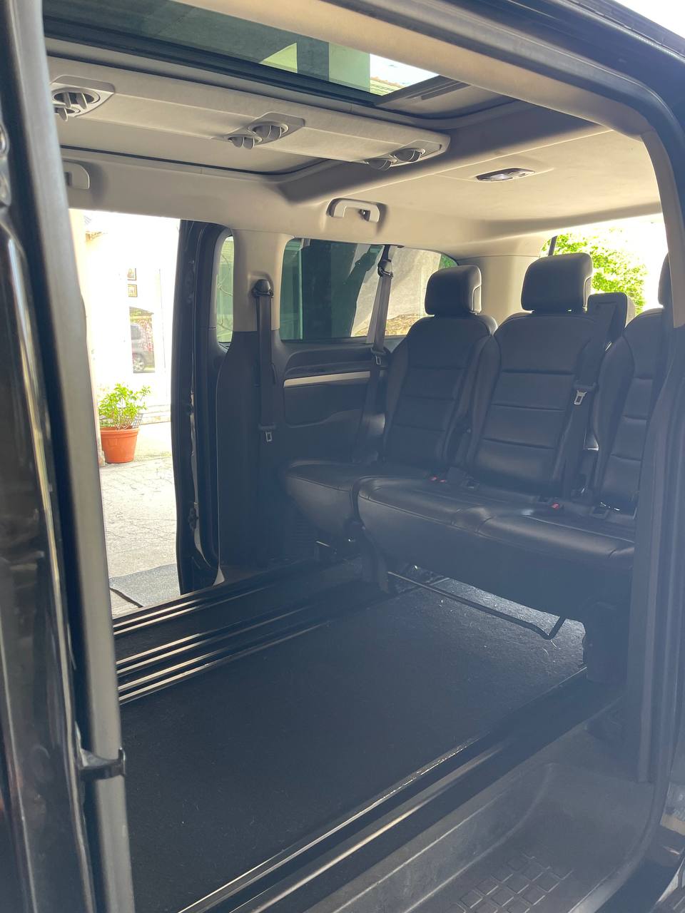 Peugeot Traveller 2018 6