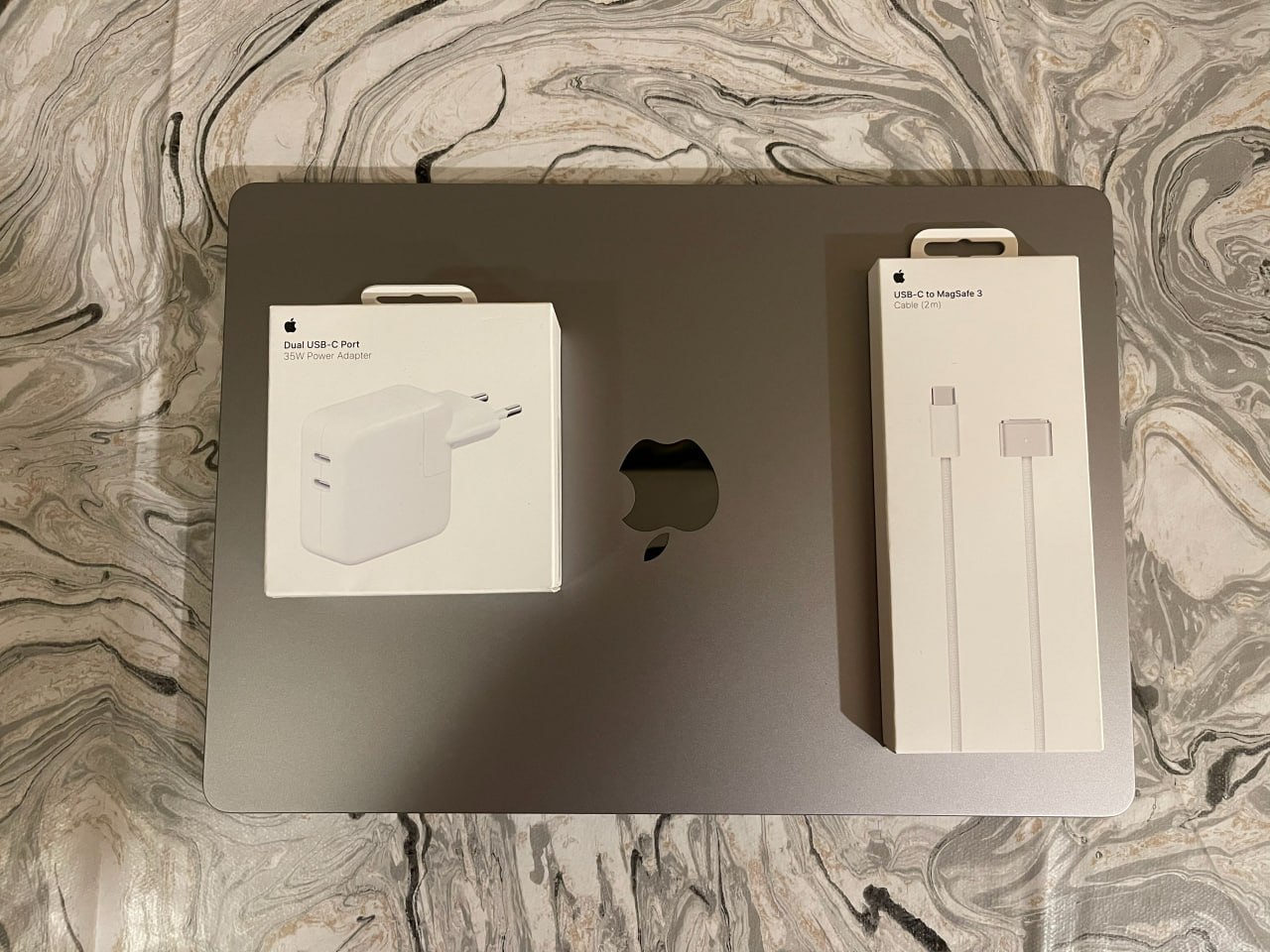 Apple MacBook Air M2 15,3 2023 4