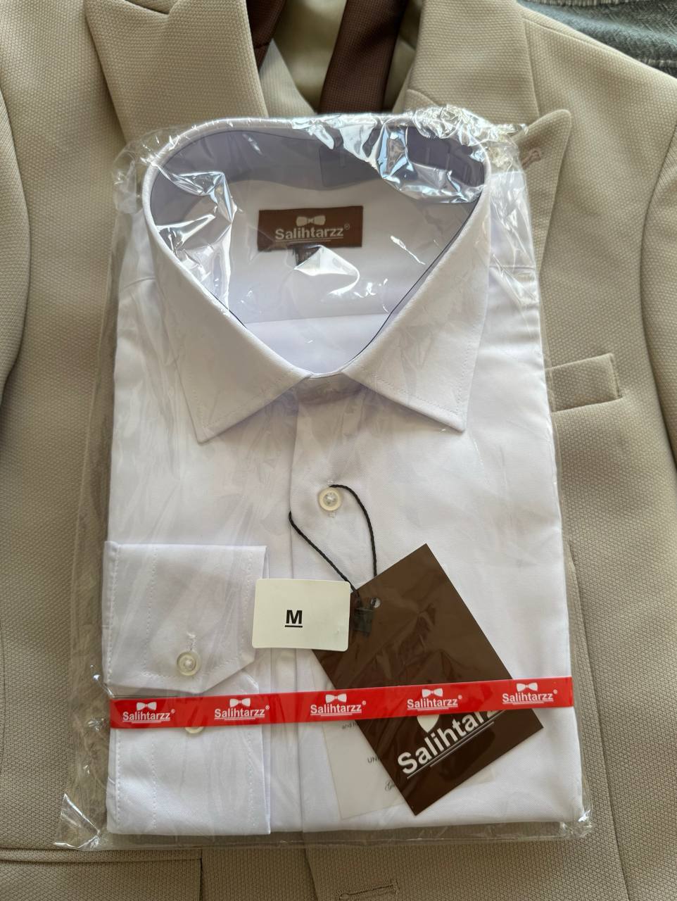 Новый бежевый костюм тройку размер М 8