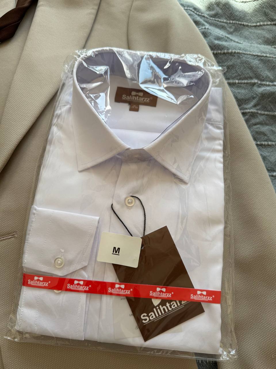 Новый бежевый костюм тройку размер М 5