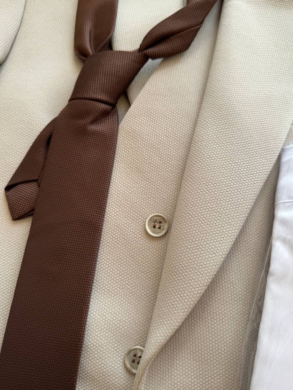 Новый бежевый костюм тройку размер М 4