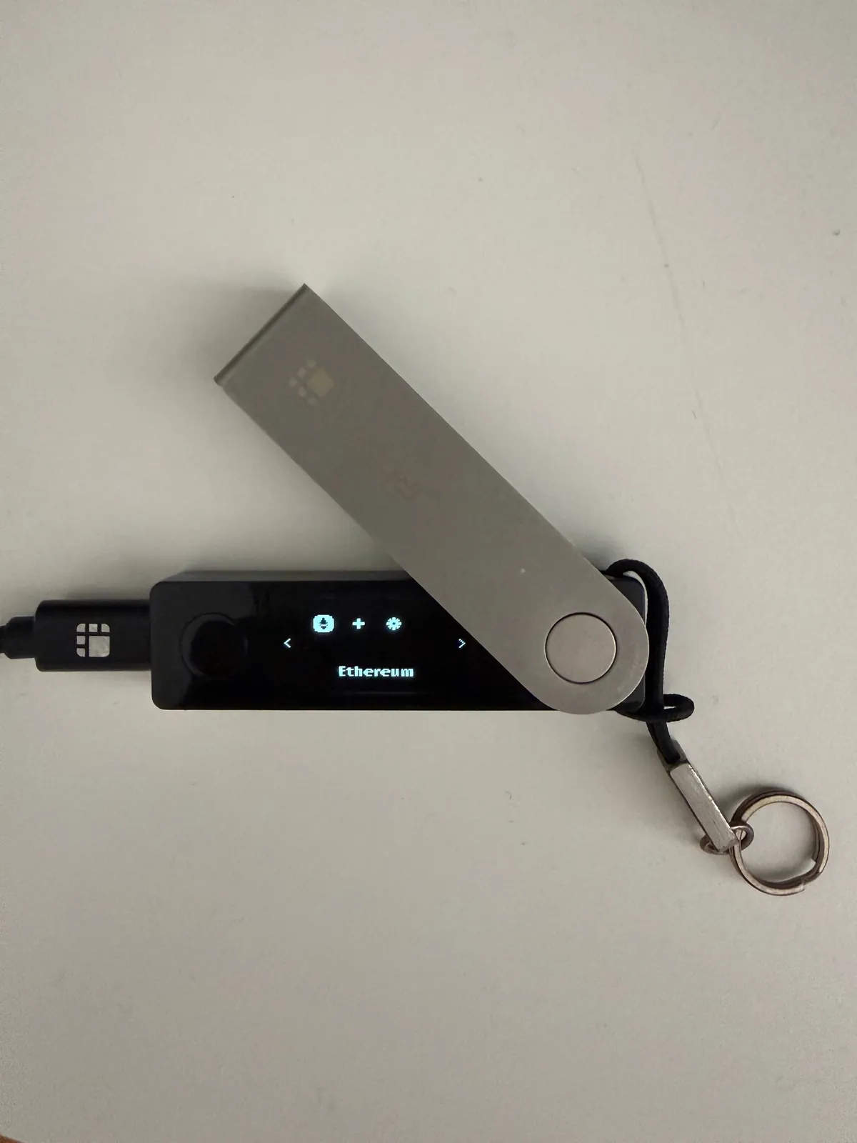 Холодный кошелёк Ledger Nano X крипто 1