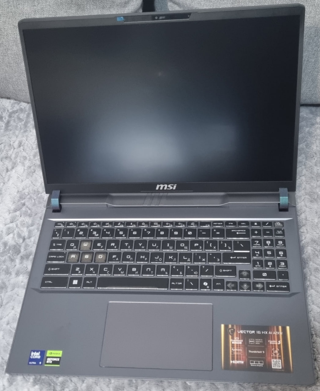 Игровой ноутбук MSI Vector 16 HX AI 4