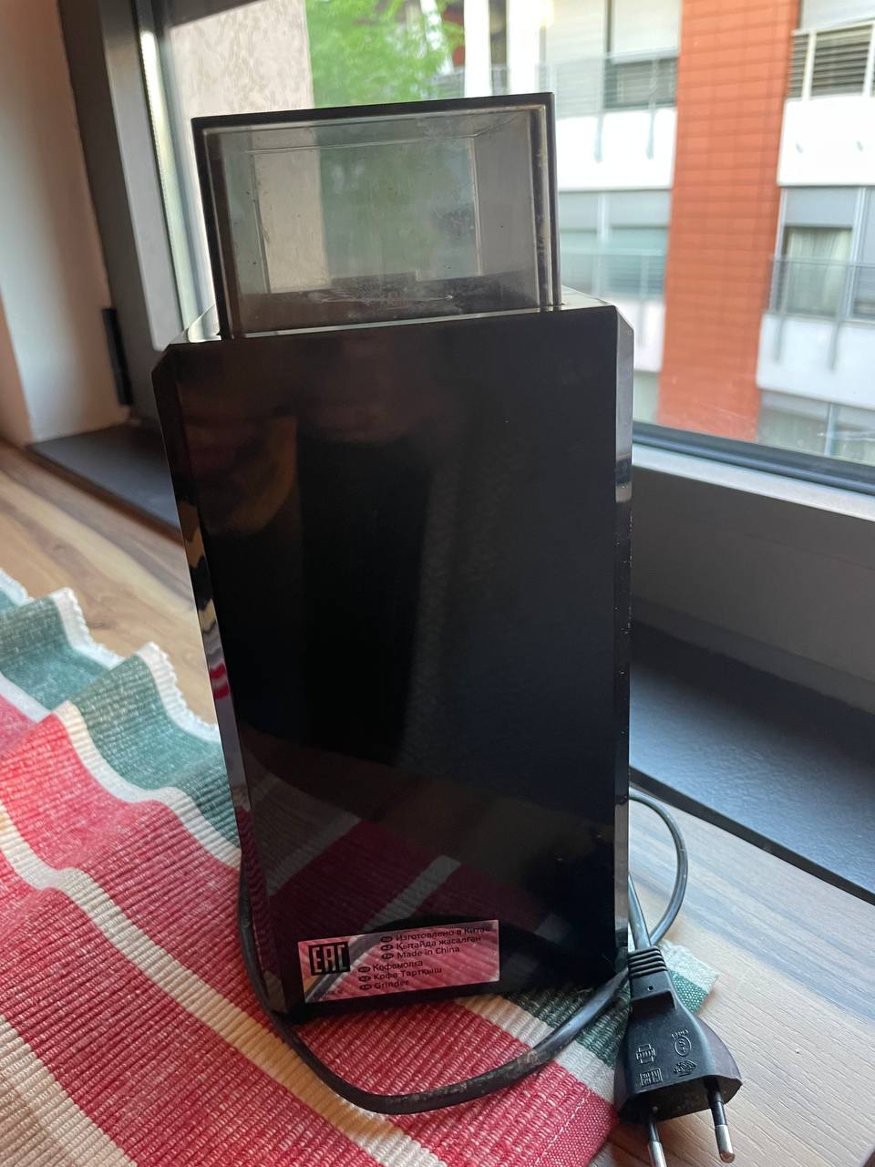 Электрическая кофемолка DeLonghi KG79 3