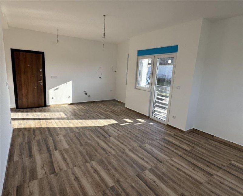 Продается квартира с террасой 5