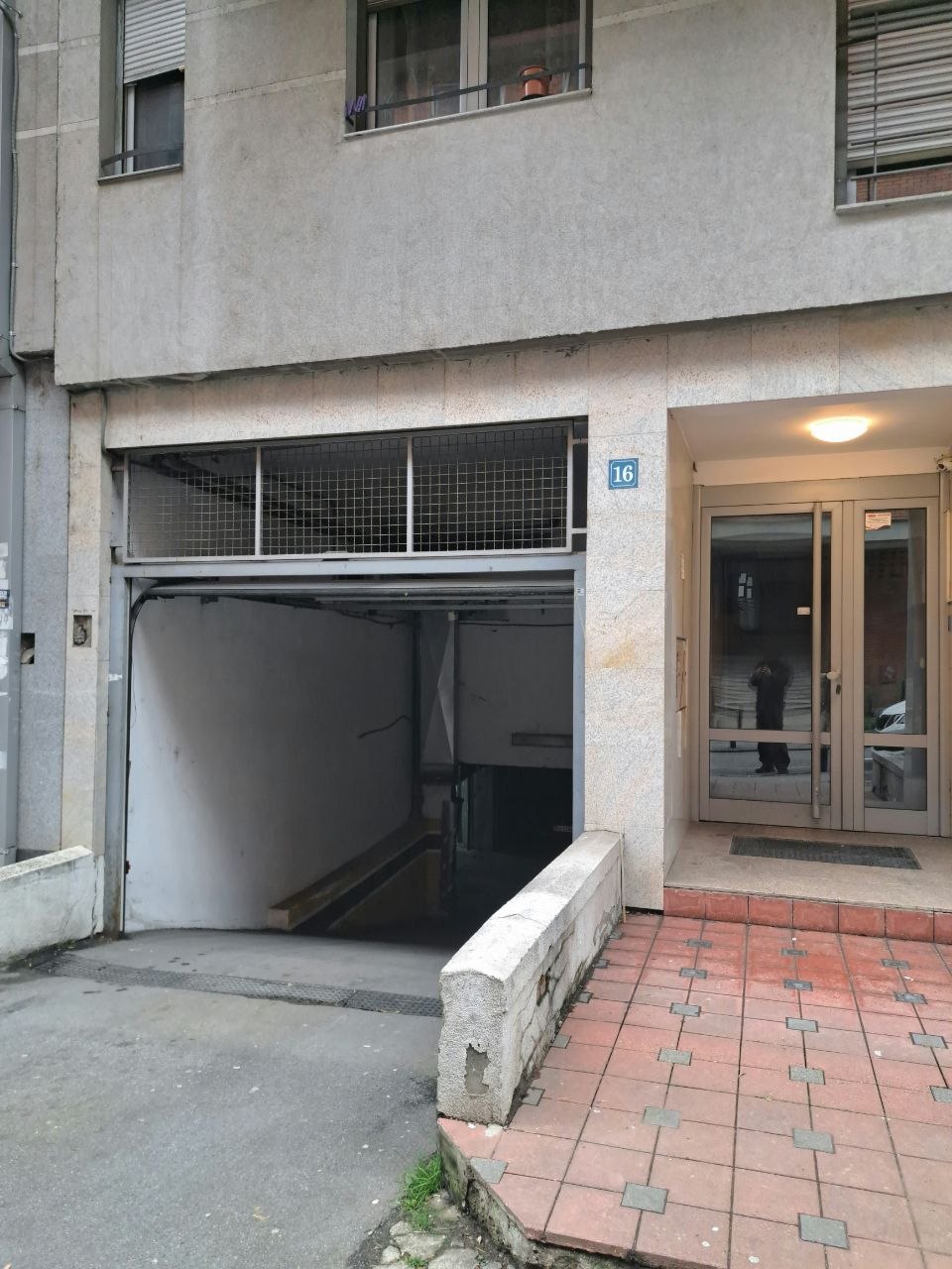 Гаражное место в жилом доме 1