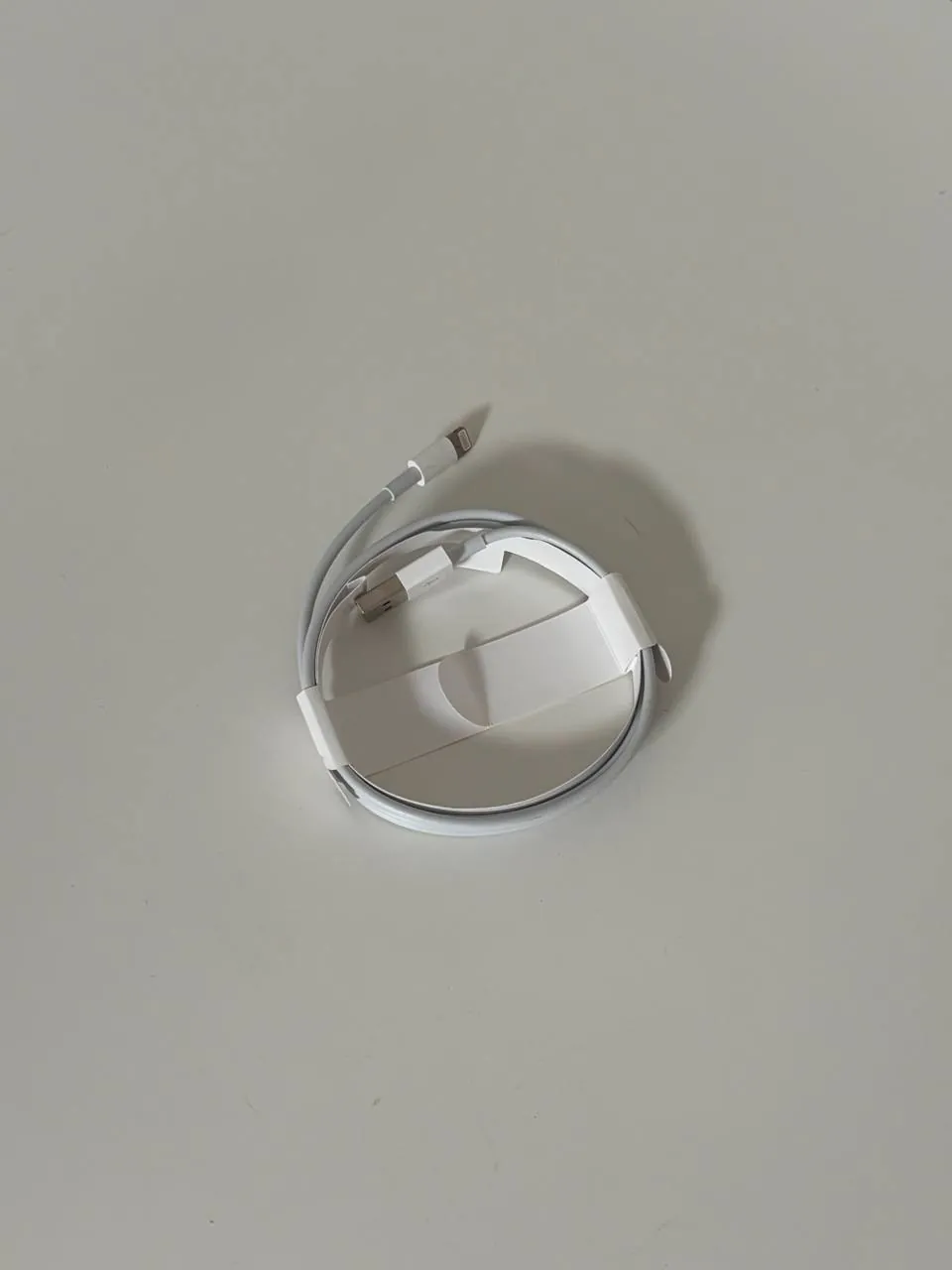 Кабель Apple Lightning to USB 1 метр новый 1
