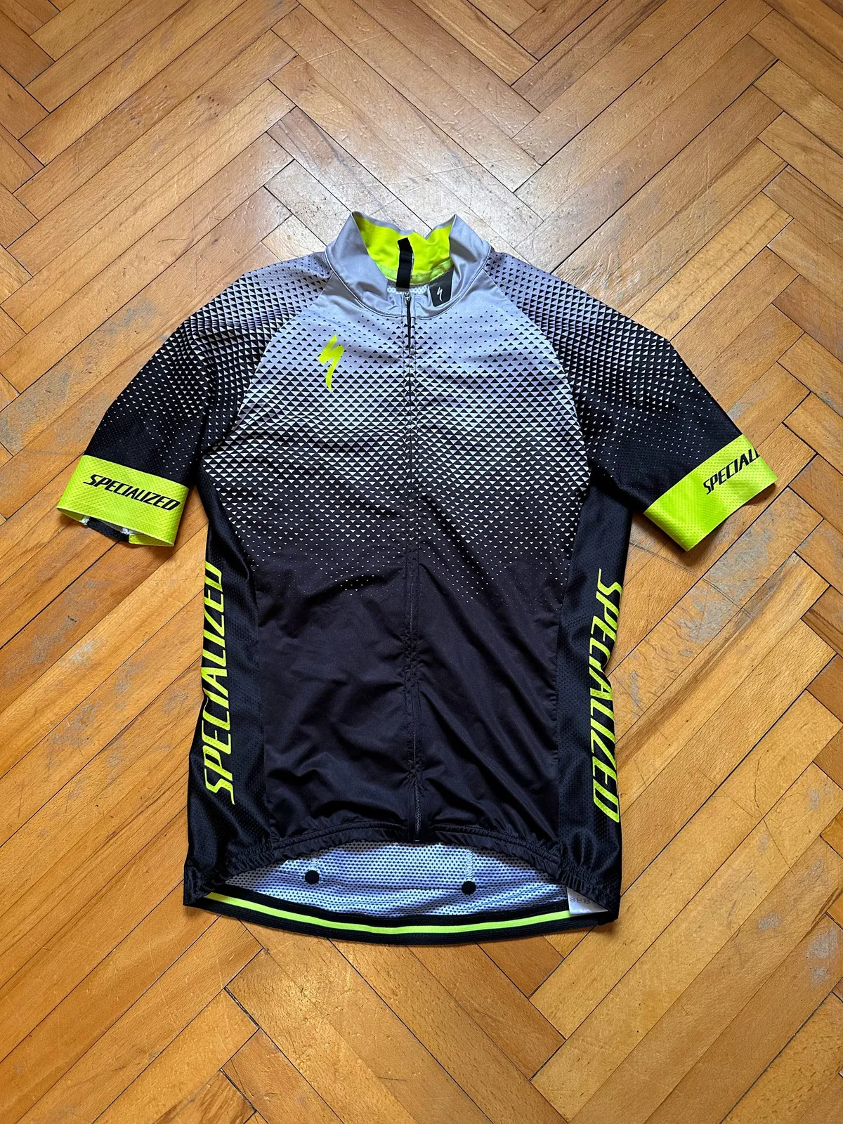 Велоджерси Specialized и La Pierre размеры S и M 1