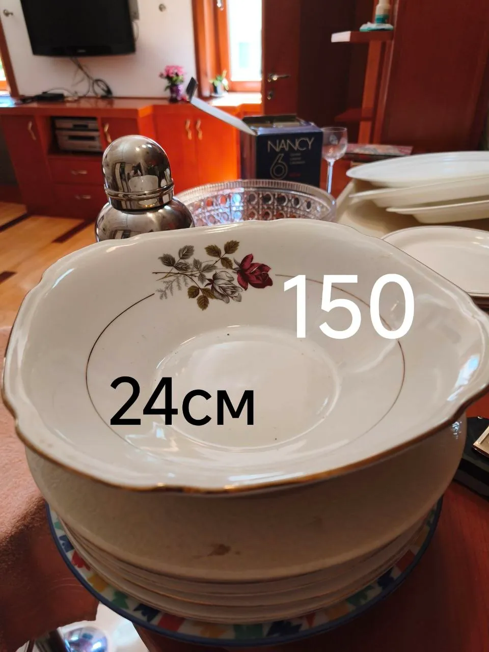 Летняя обувь р40 и тарелки 10