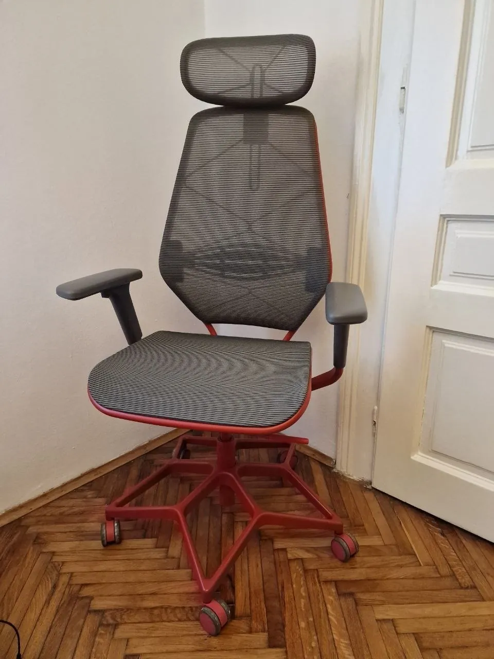 Стол IKEA Trotten 120×70 и кресло STYRSPEL лот 3