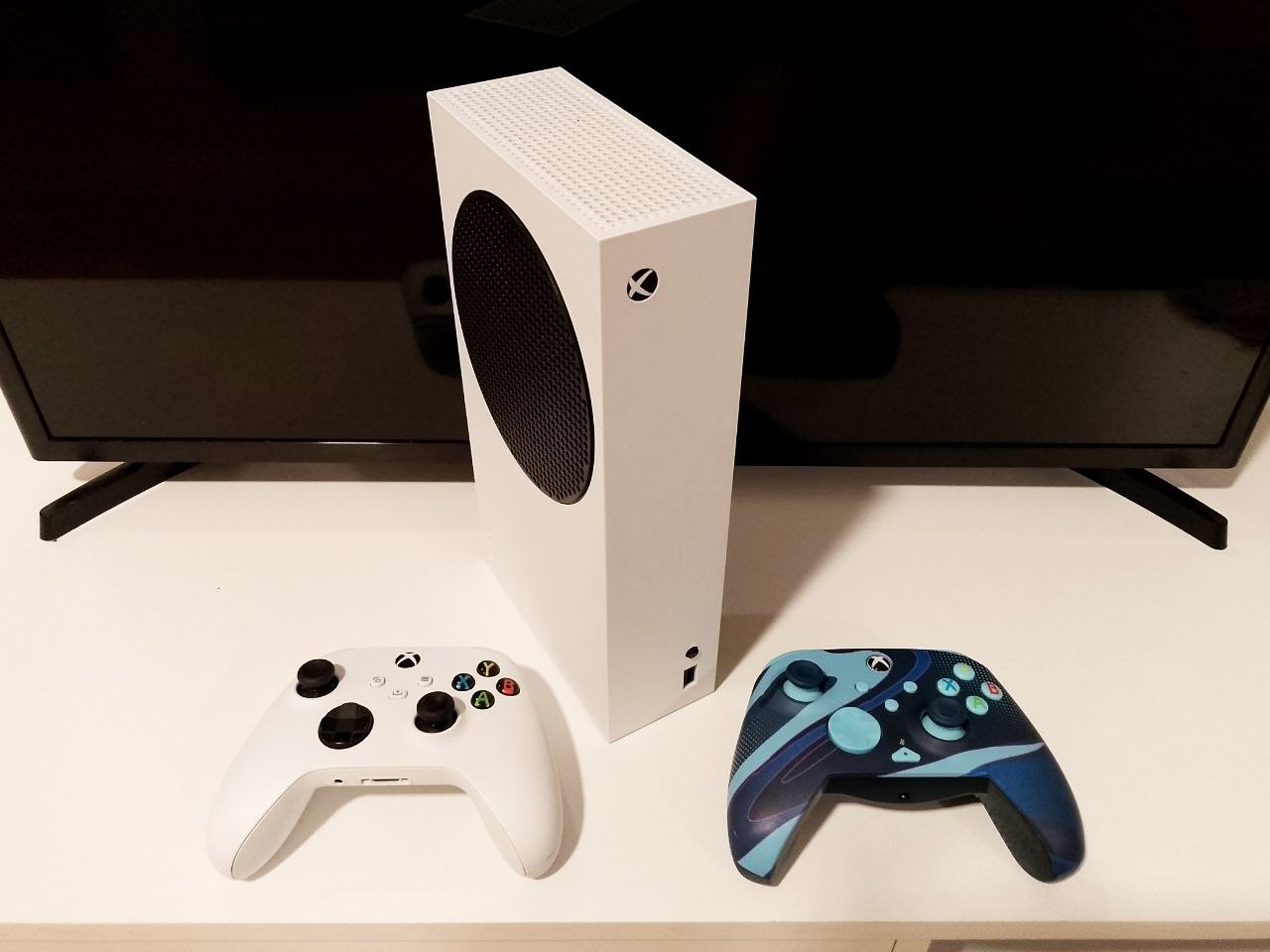 Xbox Series с играми 1