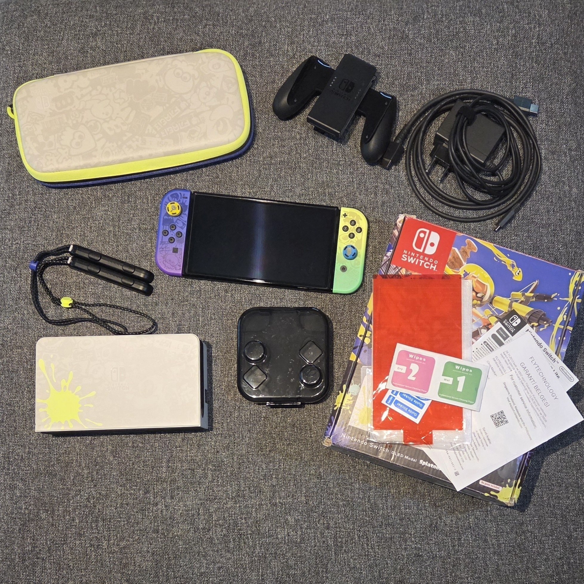 Nintendo Switch OLED 1