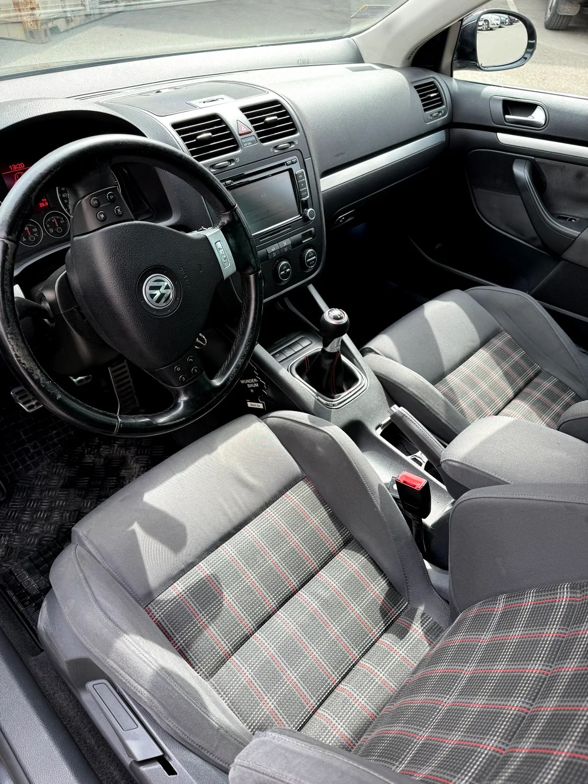 VW Jetta MK5 GTI 2006 2.0T 260л.с. механика Белград 6