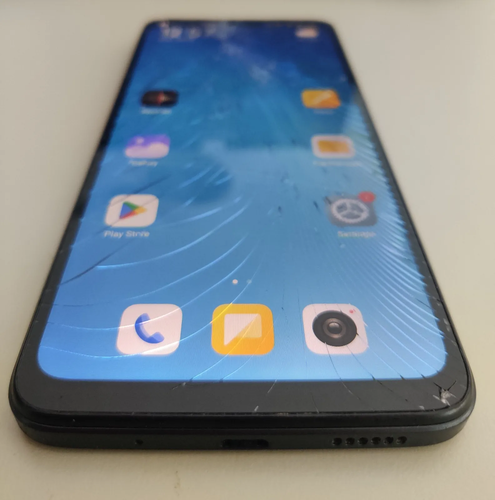 Xiaomi Redmi 12C 4/128 разбит экран тачскрин работает Белград 2