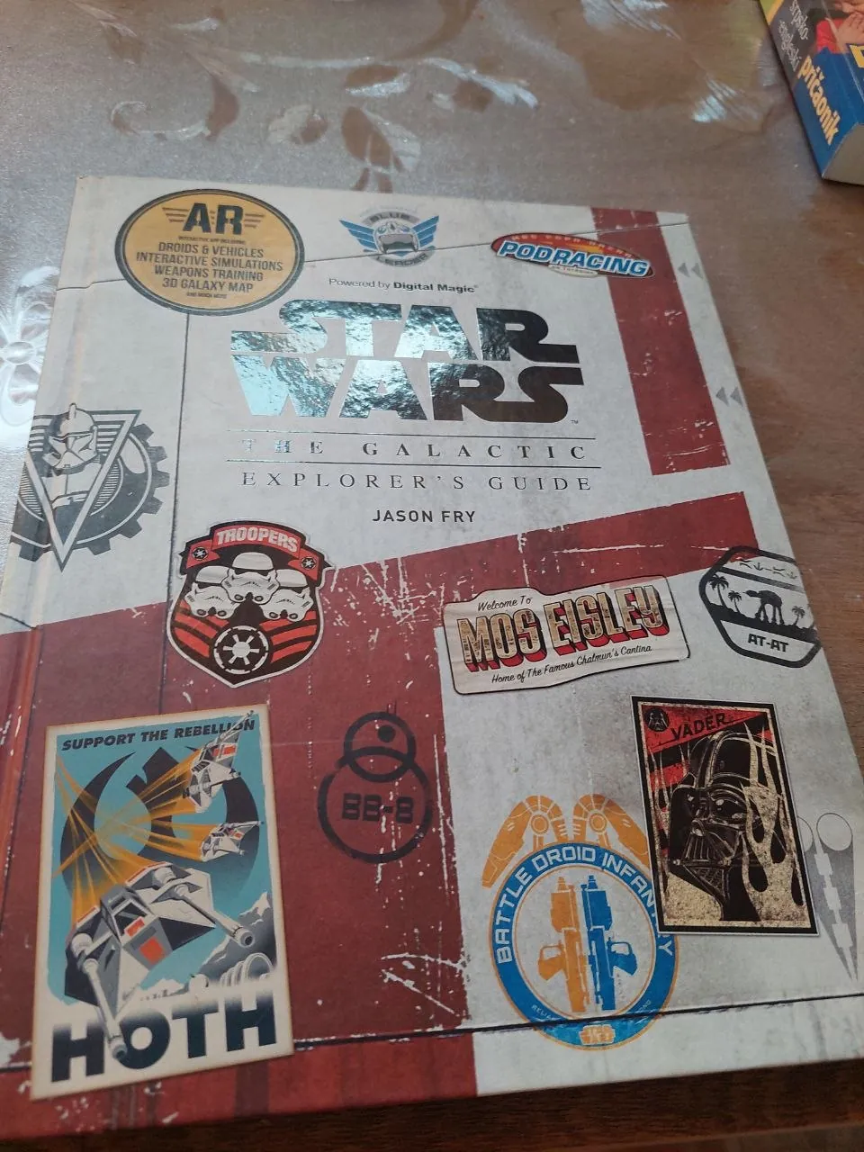 Учебники 3–4 класс гимназии и Star Wars Guide 7