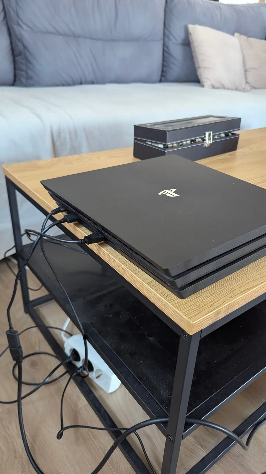 Sony PlayStation 4 Pro 2 джойстика PS Plus 3