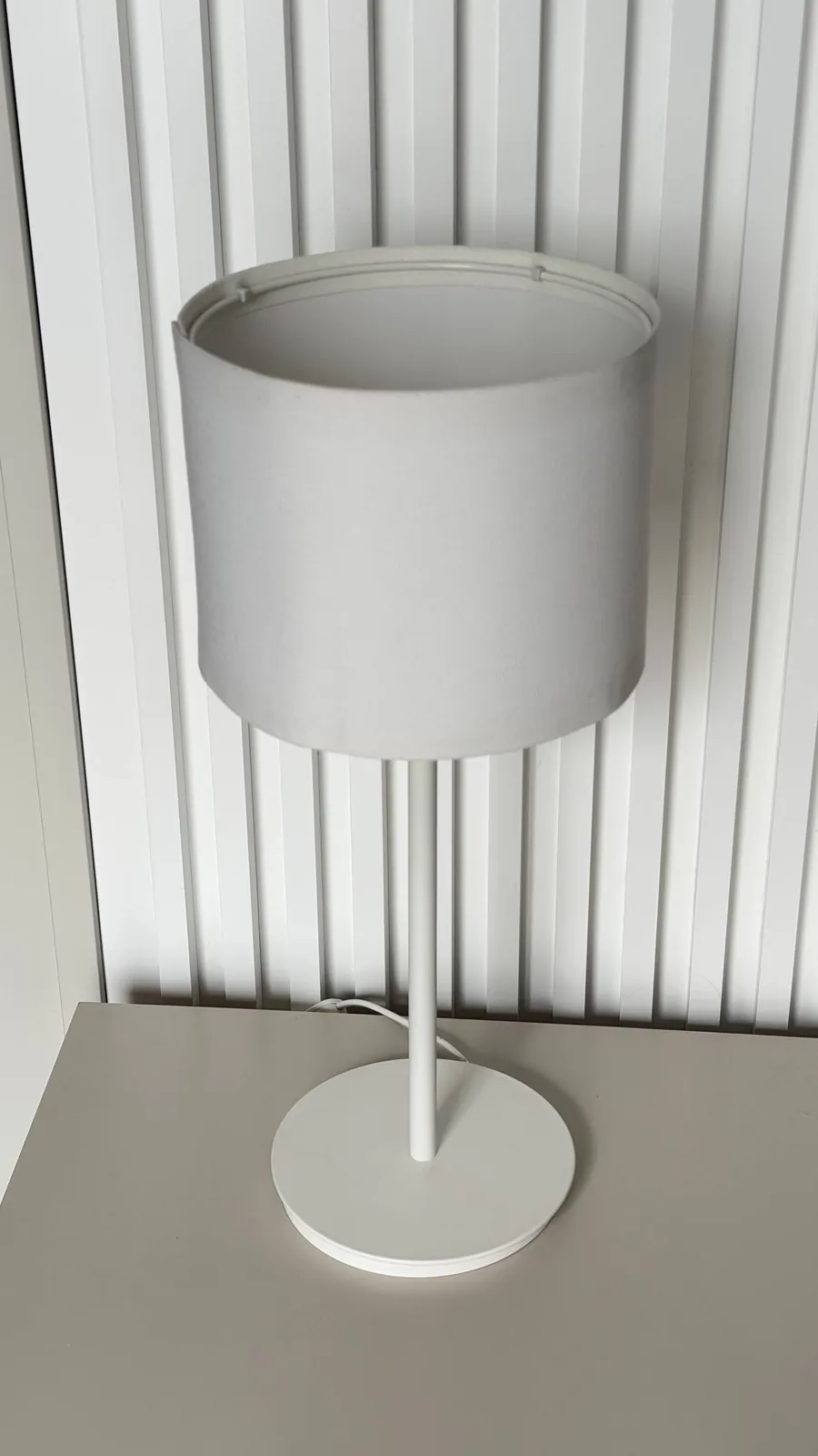 Настольная лампа IKEA с лампочкой 2