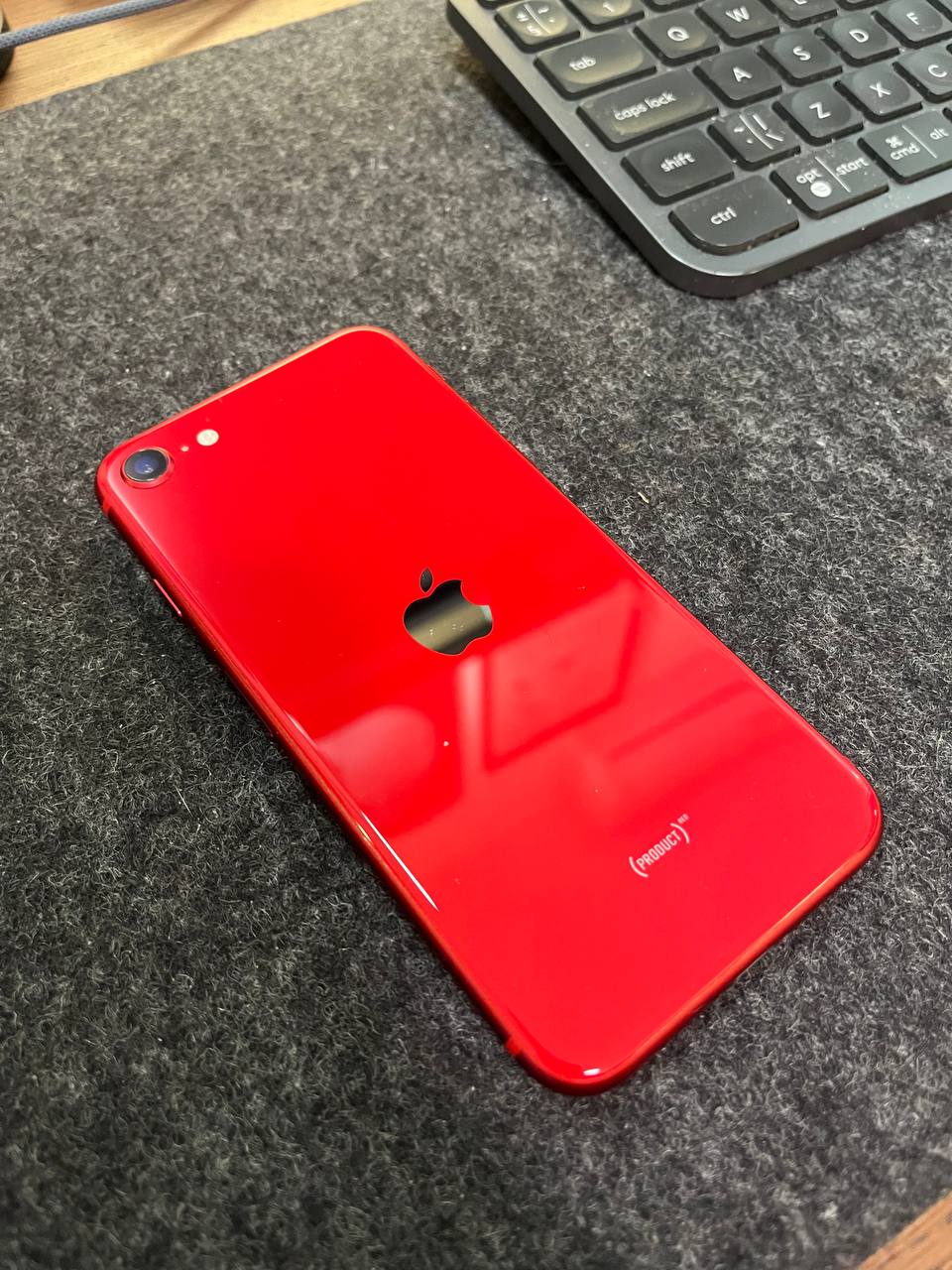 iPhone SE (2020) 64 GB 3