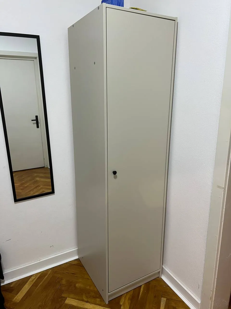 Шкаф IKEA для прихожей 1