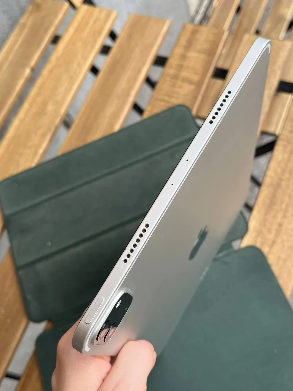 iPad Pro M2 128GB нюанс корпуса 500 EUR 5
