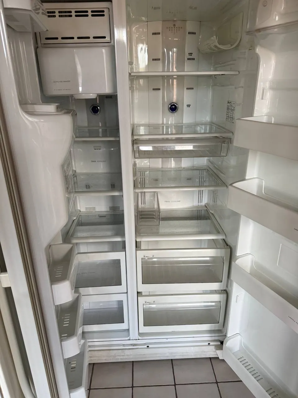 Холодильник Samsung Side-by-Side двухдверный No Frost 5