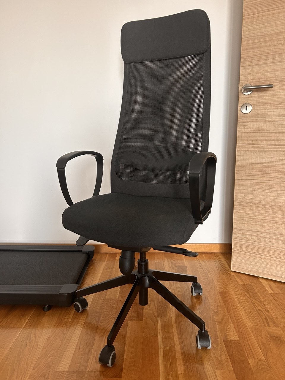 Офисный стул MARKUS из IKEA 1