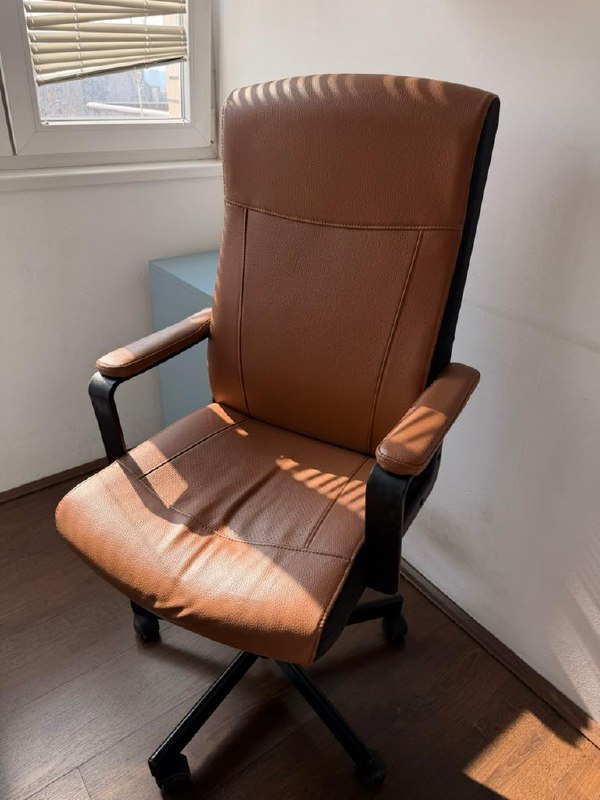 Кресло IKEA MILLBERGET 2