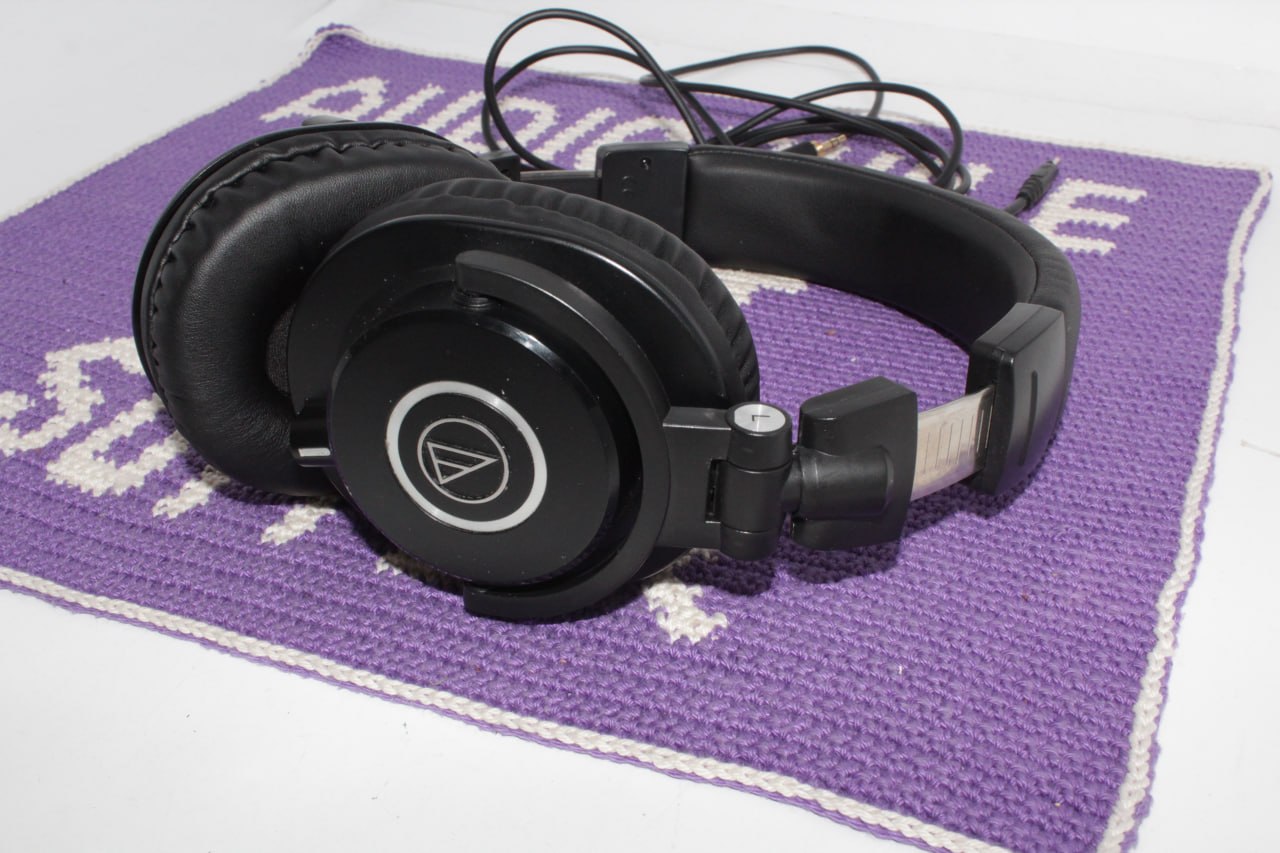 Наушники Audio-Technica ATH-M40x 1
