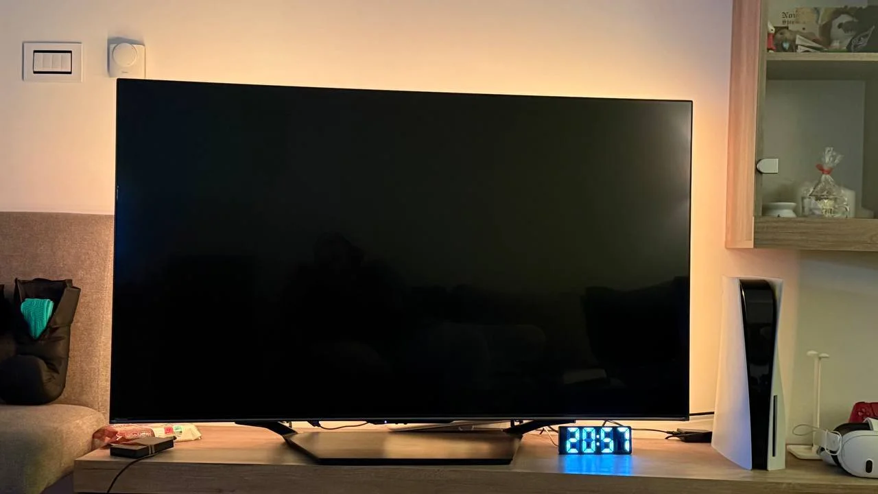 Телевизор HISENSE 55U7NQ 1