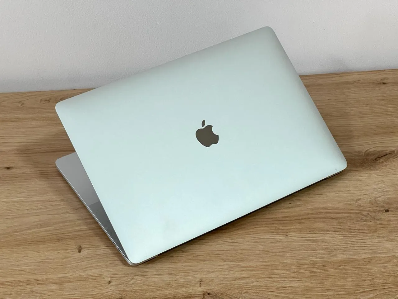 MacBook Pro 16 2019 i7/16/512 Radeon 5300M Белград 380 EUR 5