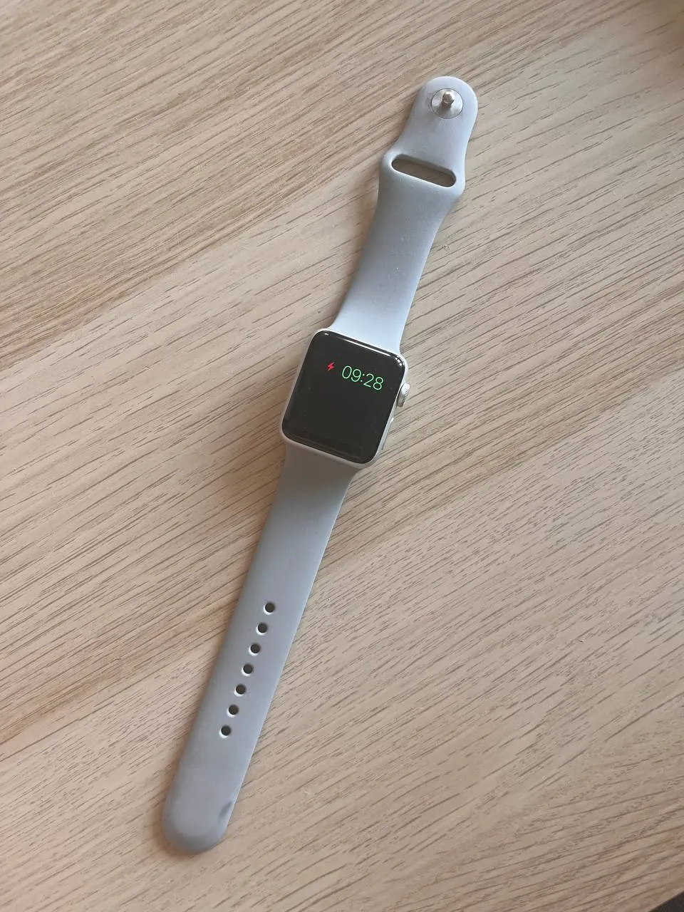 Apple Watch Series 3 38mm с зарядкой 1