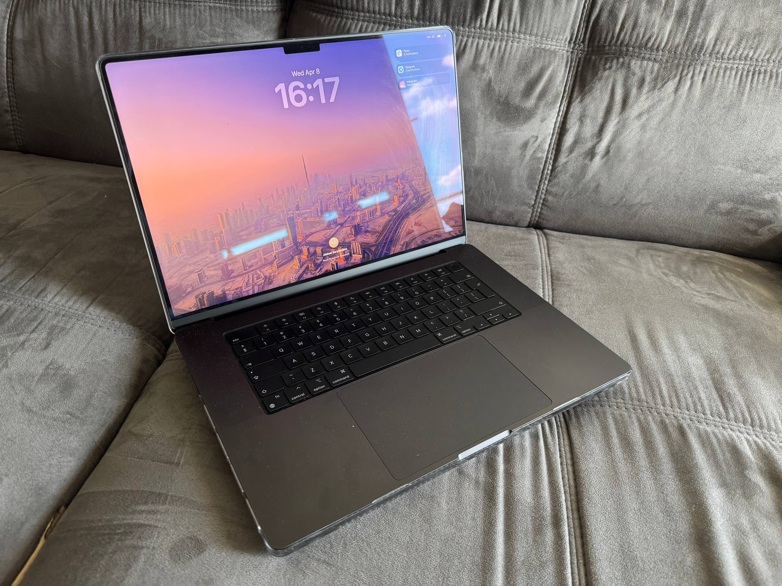 MacBook Pro 16 M4 Max 1