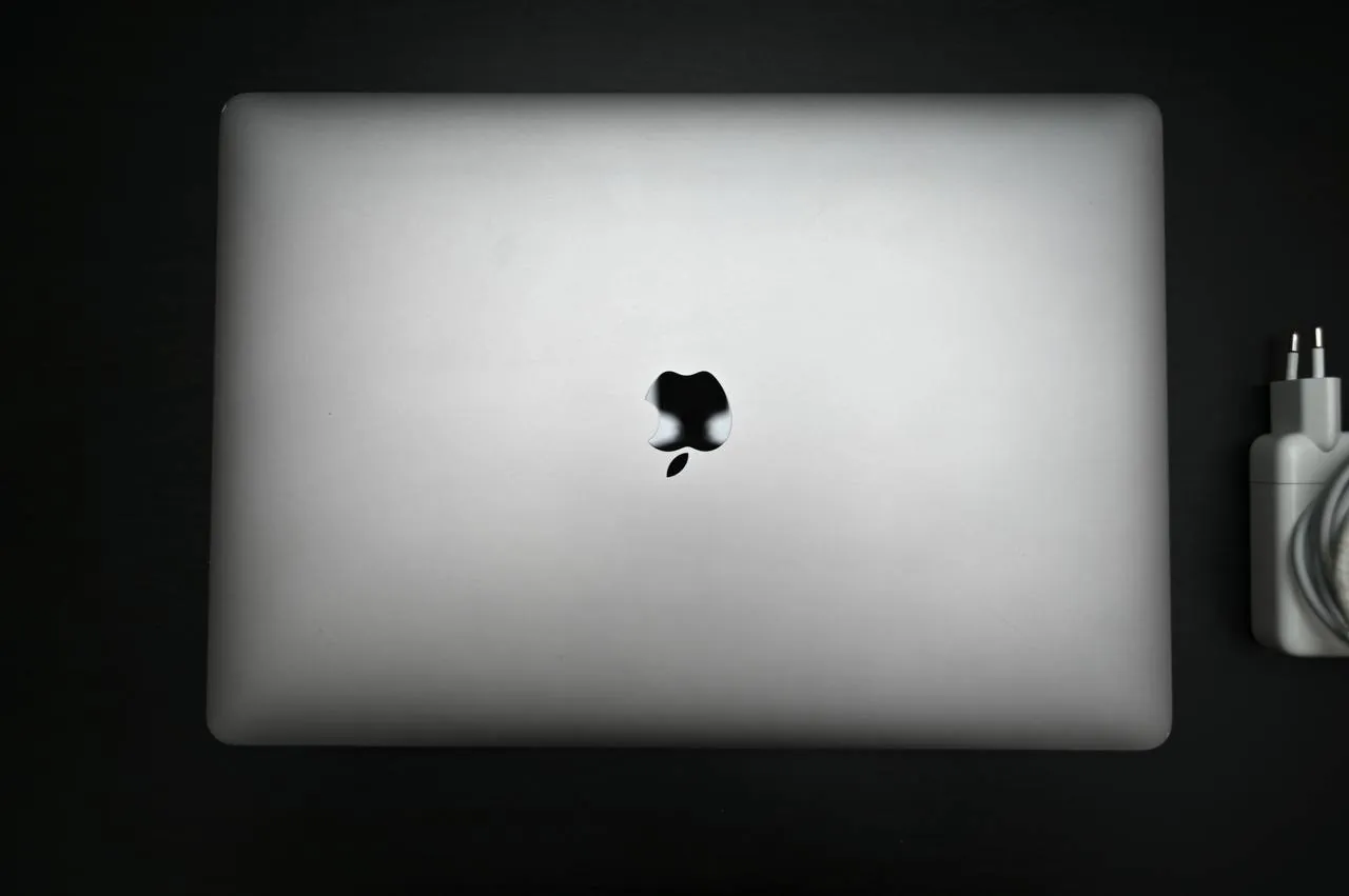 MacBook Pro 15 2019 i7 16GB хорошее состояние 1