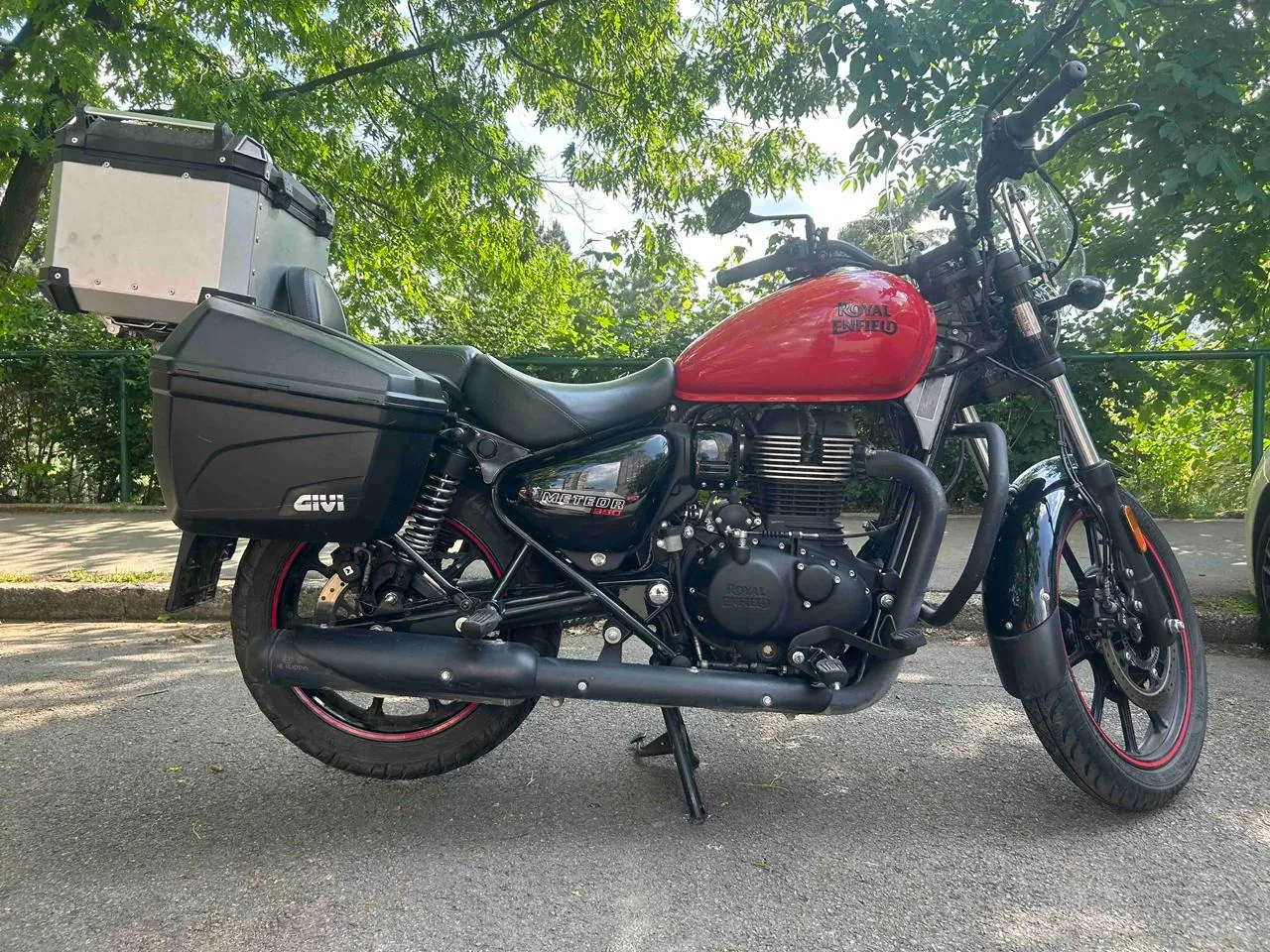 Мотоцикл Royal Enfield Meteor 350 2023 Белград 2