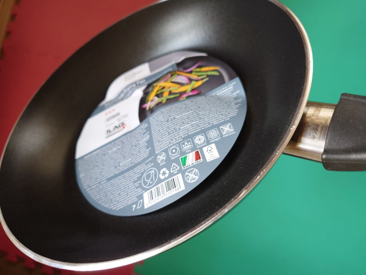 Алюминиевая сковорода 2