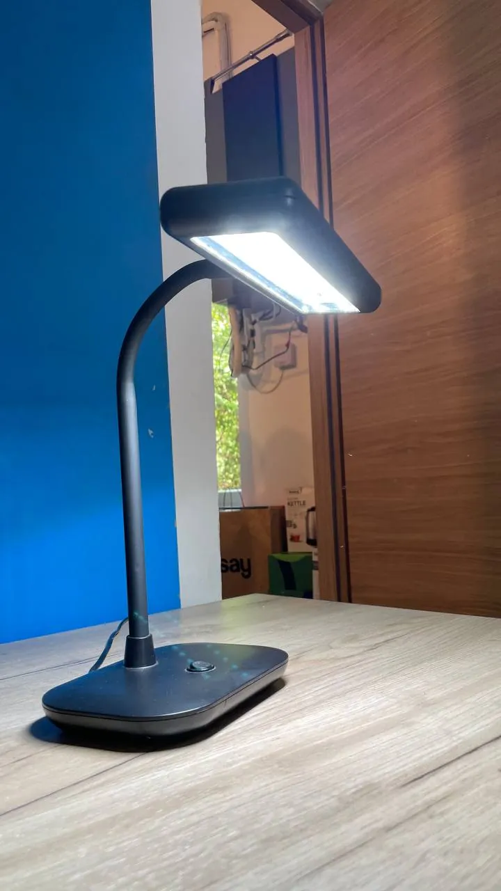 Настольная LED-лампа с режимами света 3