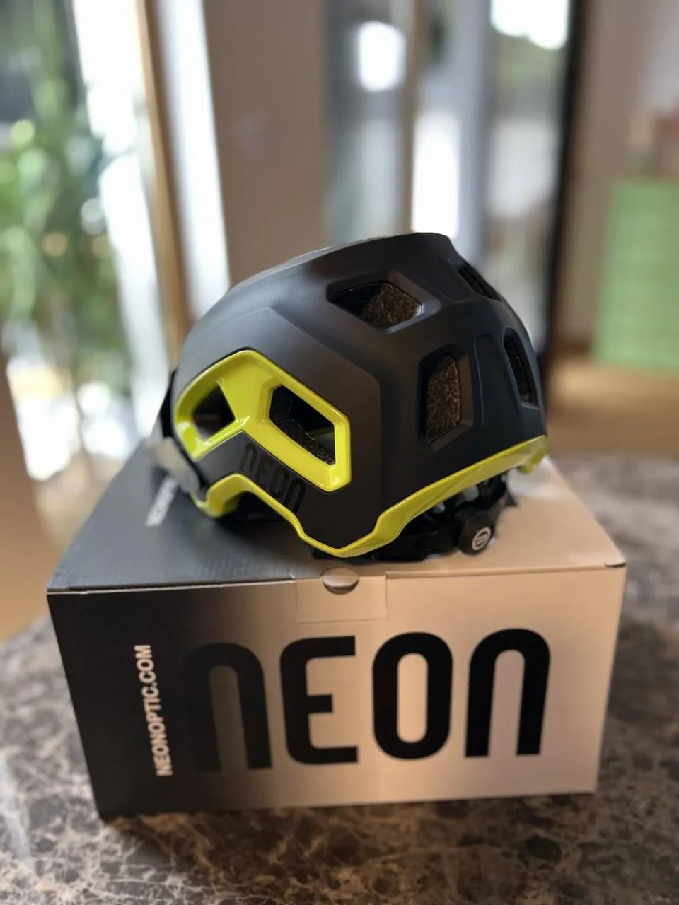 МТБ-шлем Neon Optic Ranger новый 55-58 см 2