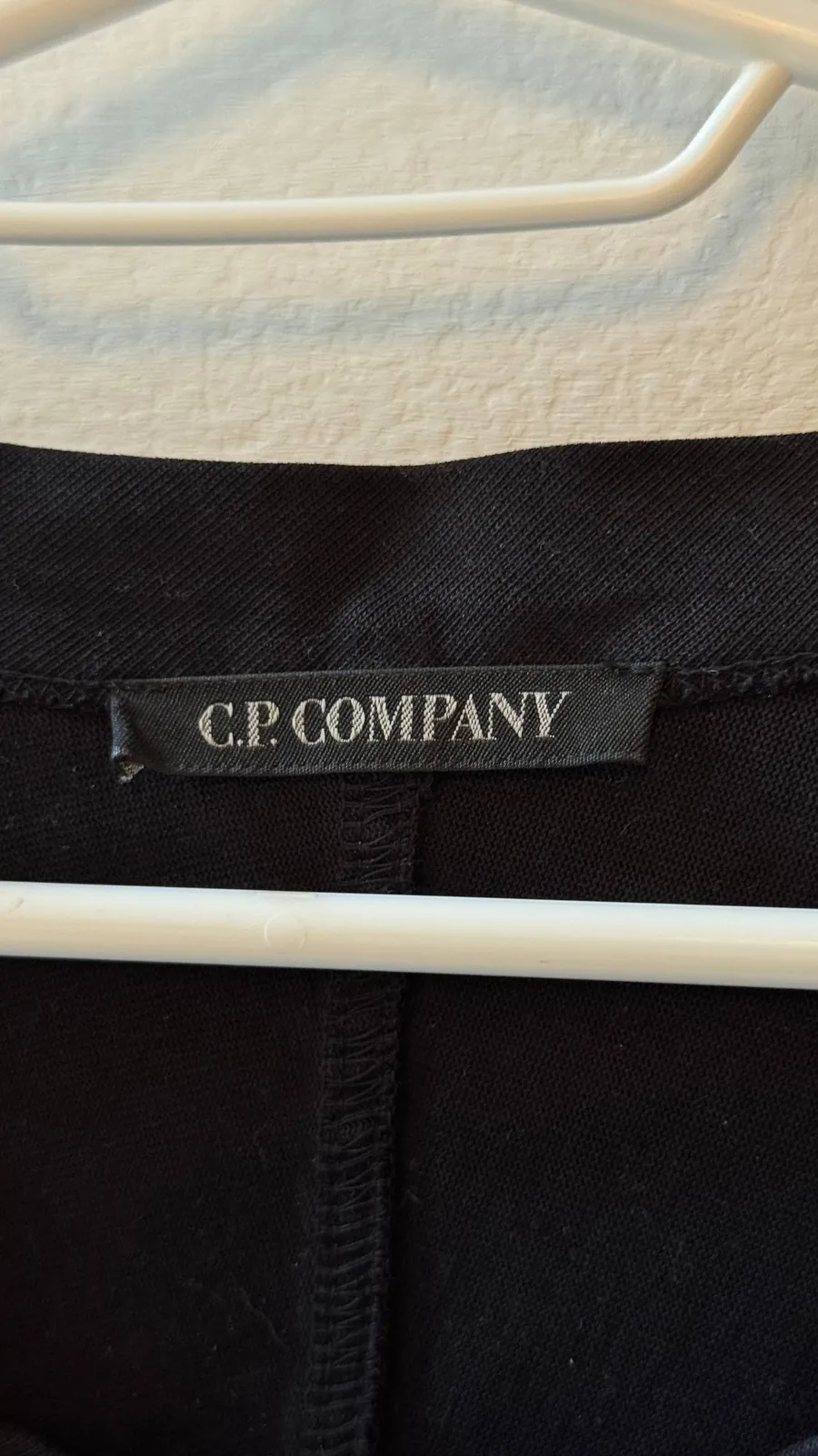Продам оригинальный лонгслив C.P. Company. 3