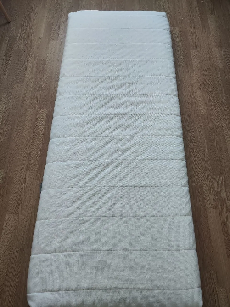 Матрас IKEA 190x80 с чехлом и простыней 1