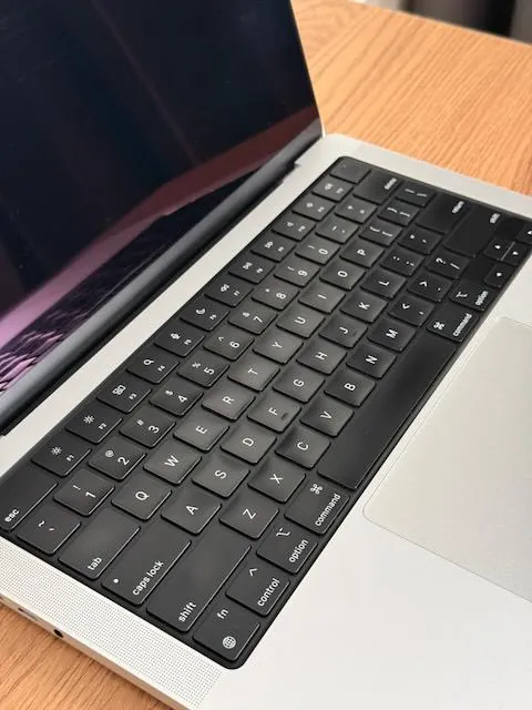 MacBook Pro 14 M1 Max 64 ГБ 1 ТБ Silver 3