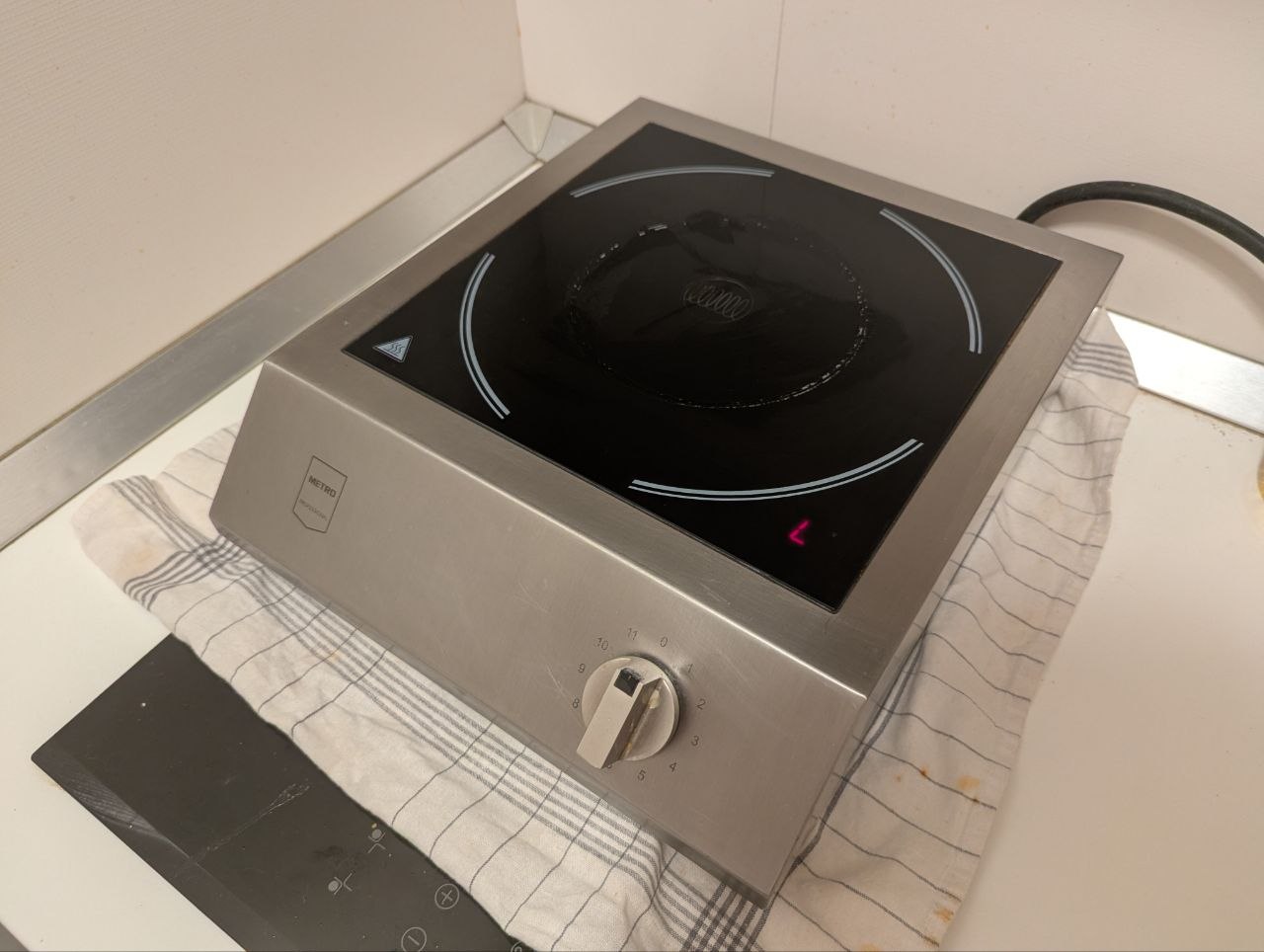 Индукционная плита METRO Professional GIC3050 1