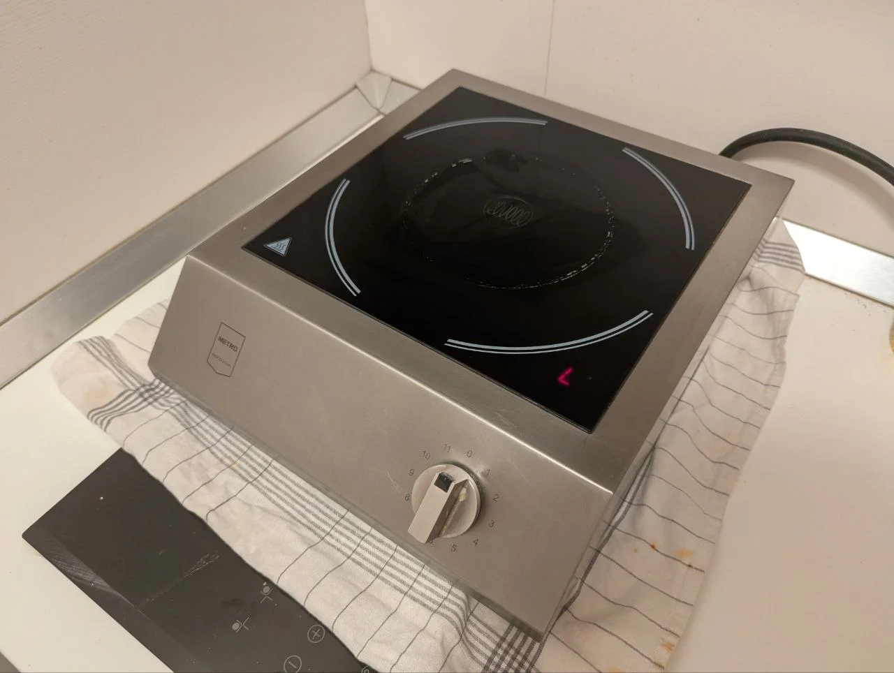 Индукционная плита METRO Professional GIC3050 1