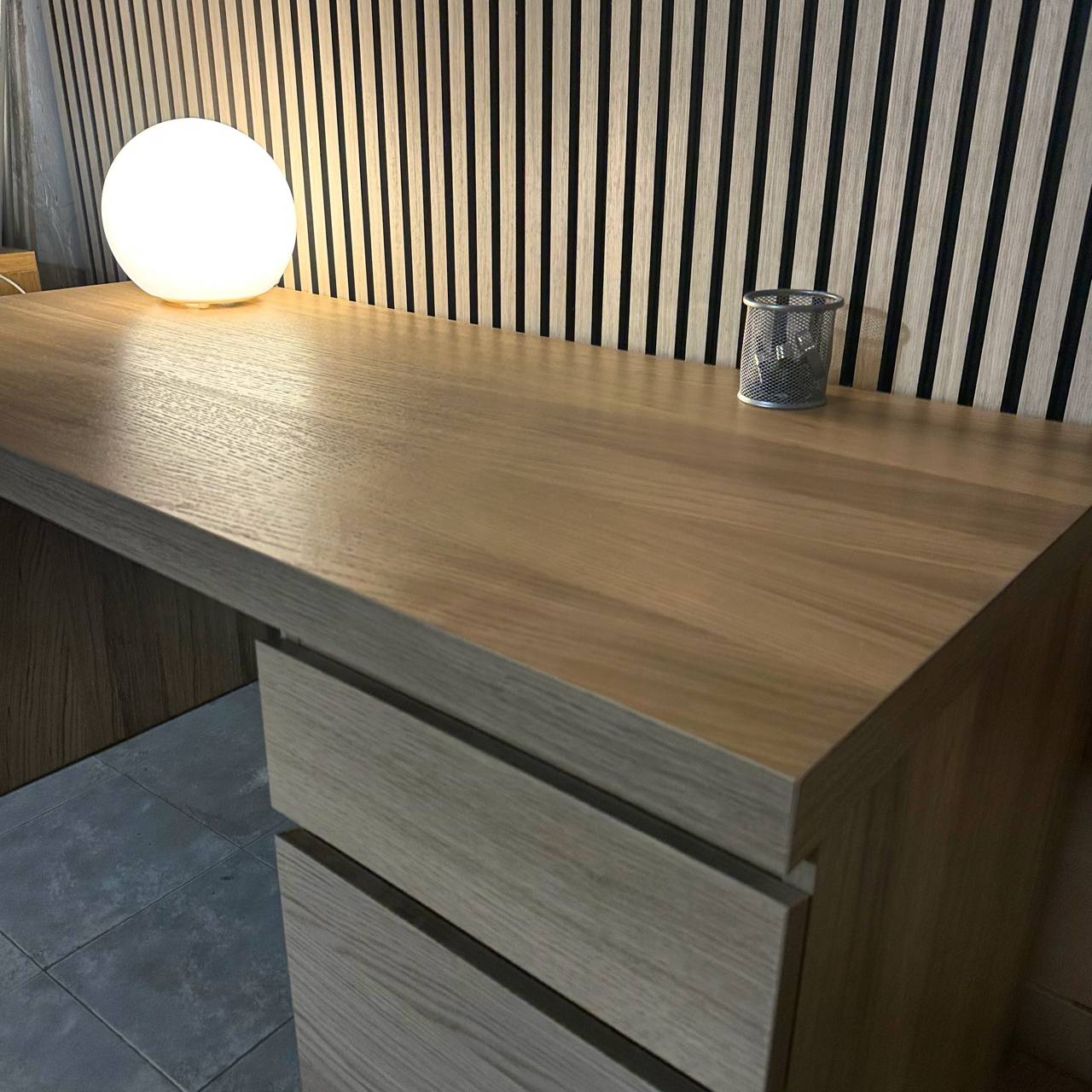 Письменный стол IKEA MALM 2
