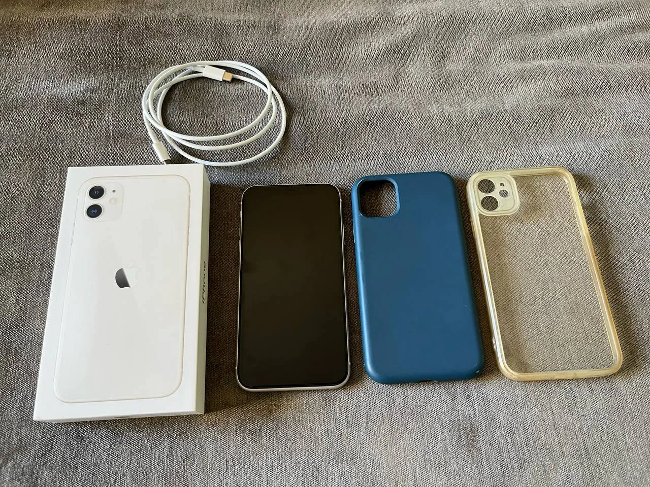 iPhone 11 64GB белый 2