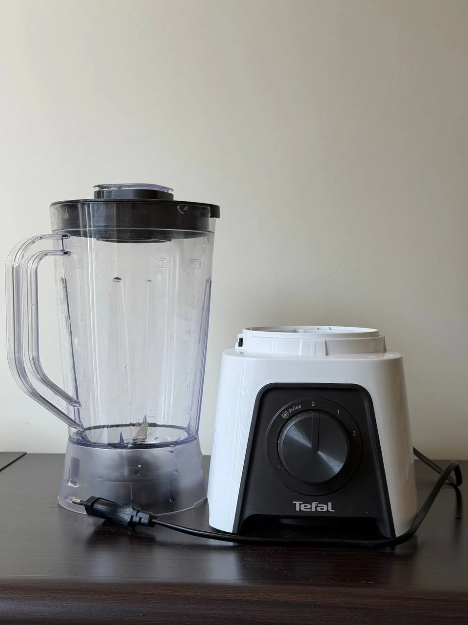 Блендер Tefal BLC2C0130 1